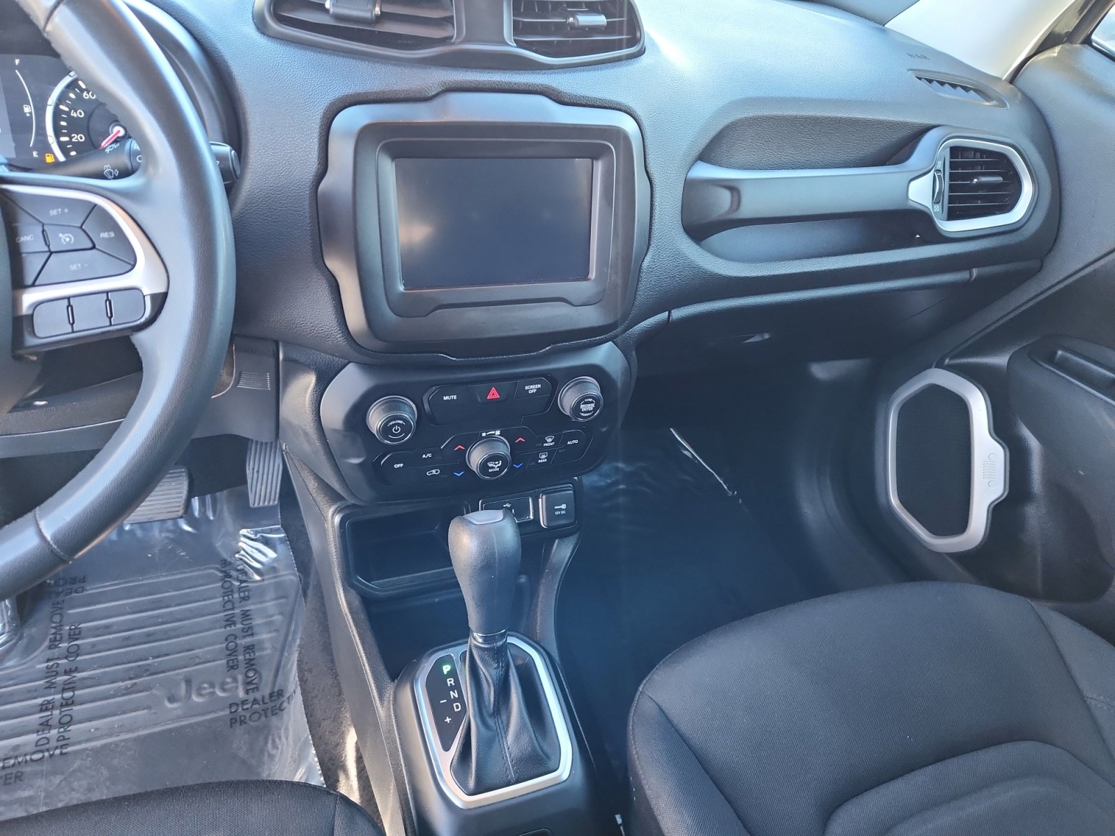 Used 2020 Jeep Renegade Latitude w/ Popular Equipment Group image 20