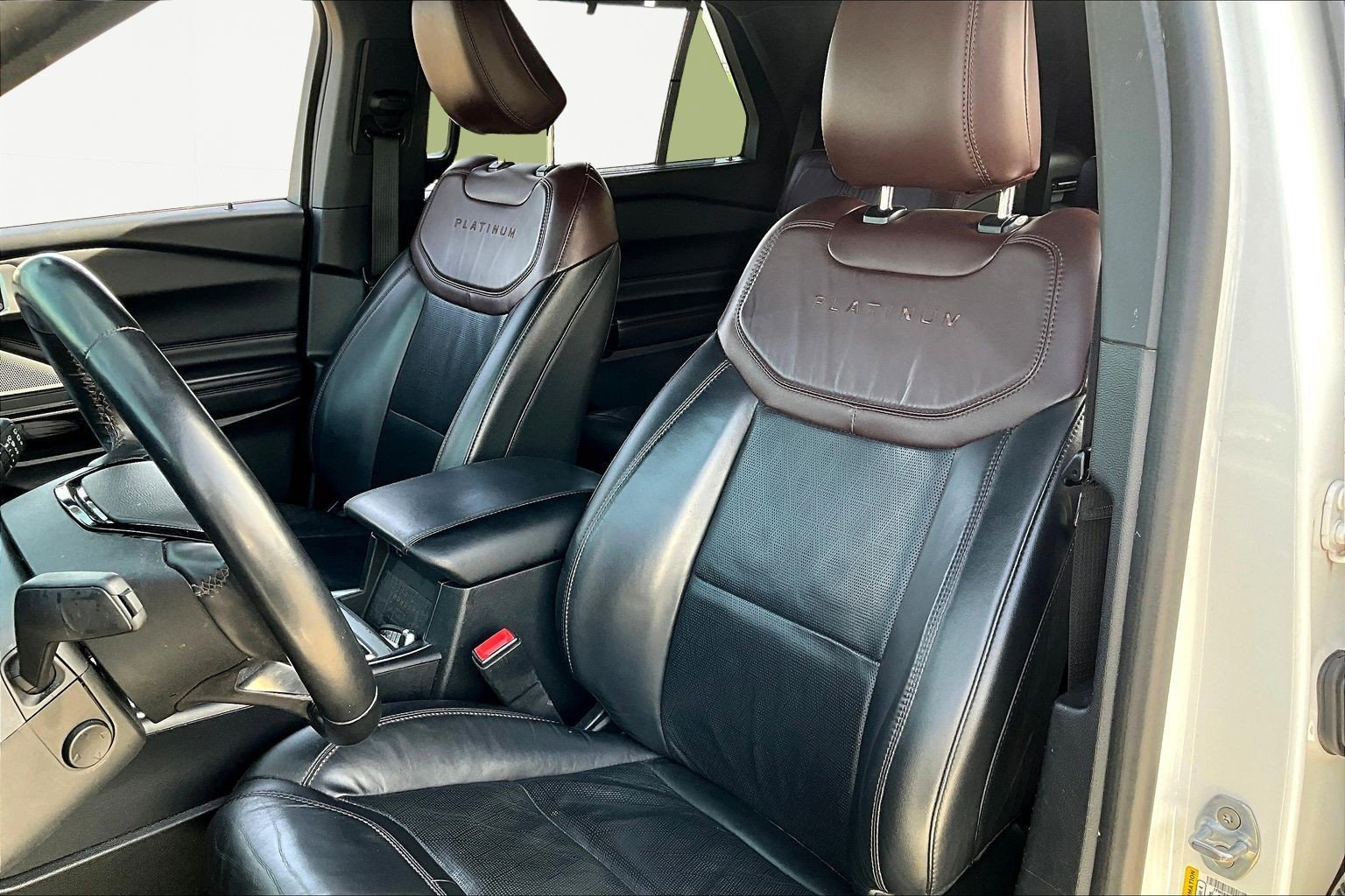 Used 2022 Ford Explorer Platinum w/ Technology Package image 20