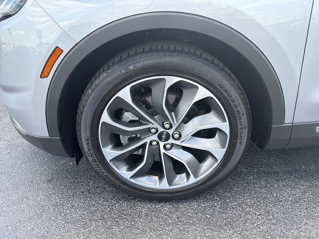Used 2022 Lincoln Nautilus Reserve AWD/4WD image 30