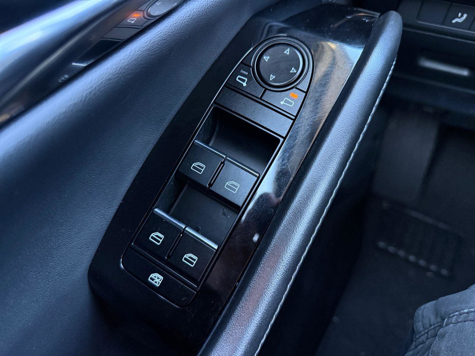 Certified 2025 MAZDA CX-30 AWD 2.5 S w/ Preferred Package image 18