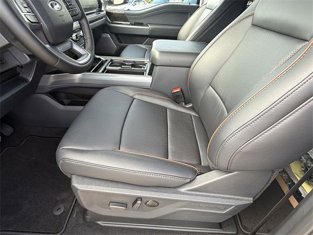New 2026 Ford F250 Lariat w/ Black Appearance Package image 10