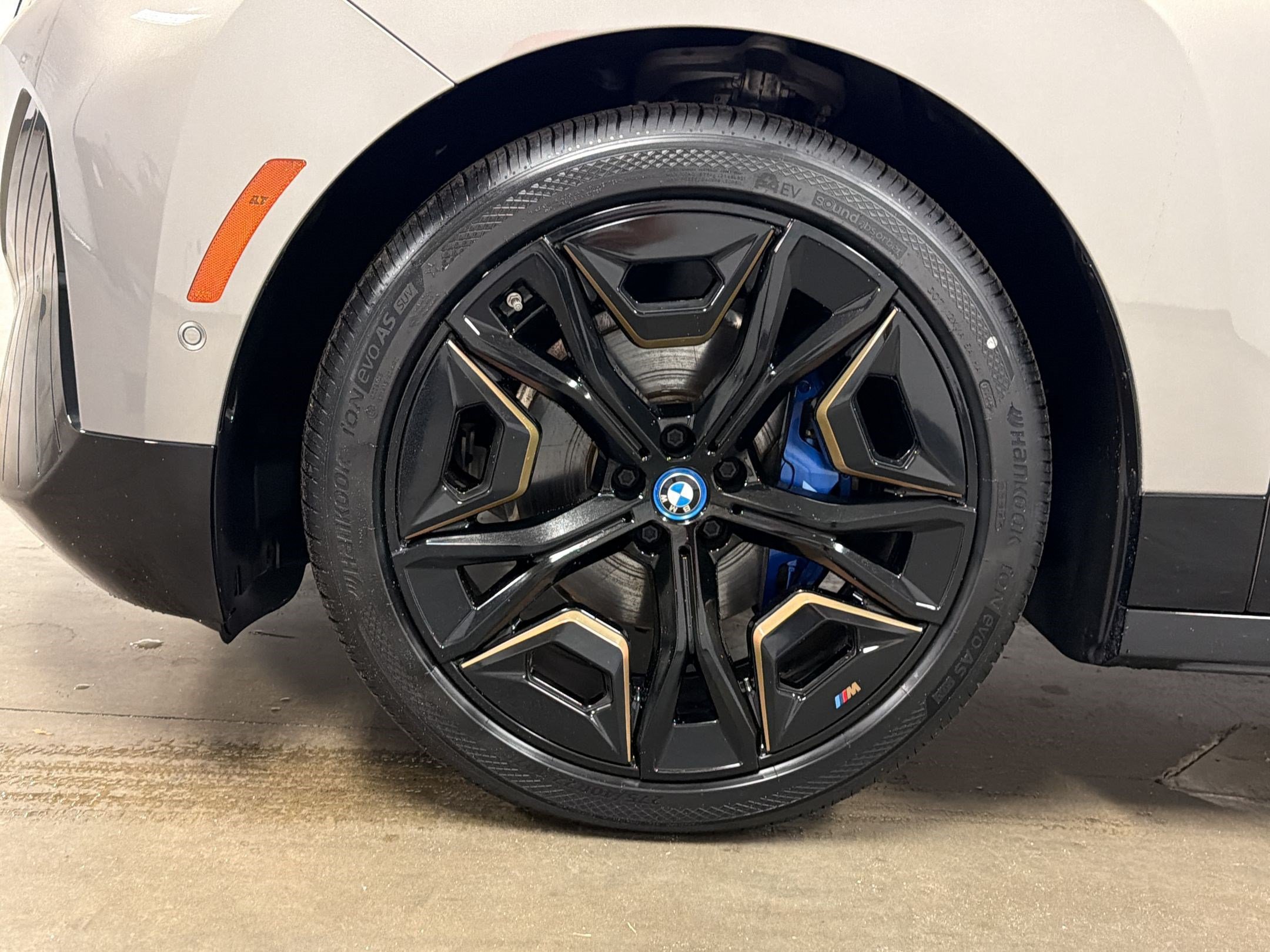 Used 2023 BMW iX M60 w/ Executive Package AWD/4WD image 13