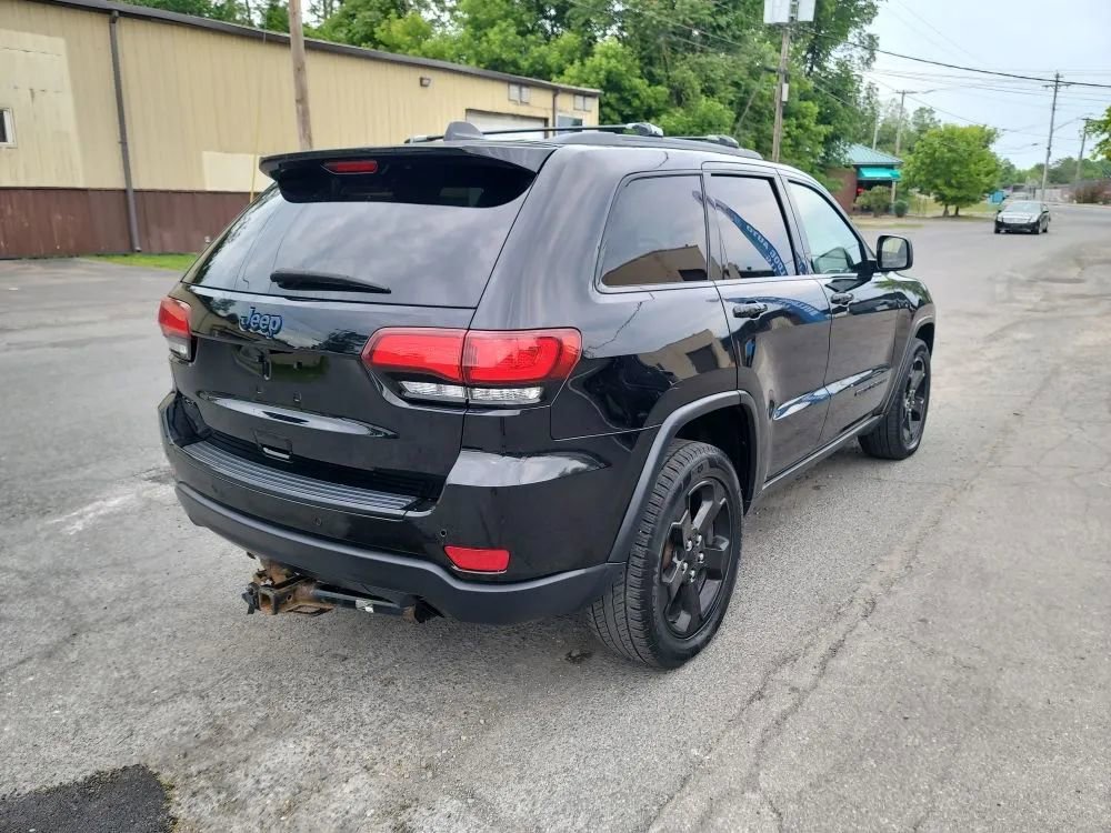 Used 2018 Jeep Grand Cherokee Laredo AWD/4WD image 5