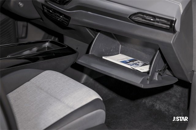 Used 2023 Volkswagen ID.4 Pro image 10