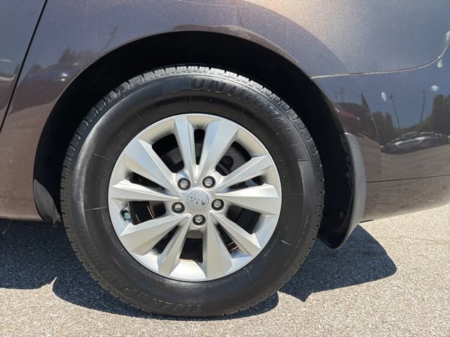 Used 2016 Kia Sedona LX w/ Option Group 020 FWD image 30