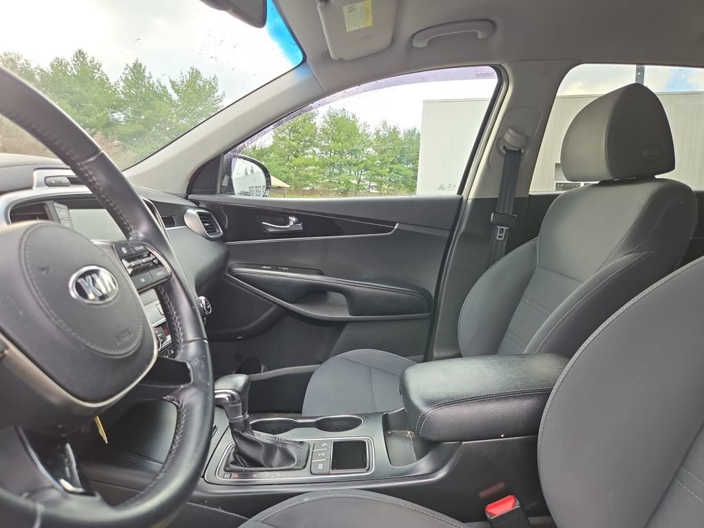 Certified 2019 Kia Sorento LX w/ LX Convenience Package image 33