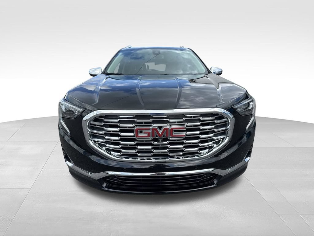 Used 2020 GMC Terrain Denali w/ Denali Premium Package FWD image 3