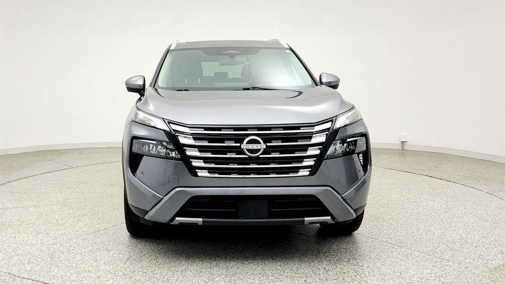 Used 2025 Nissan Rogue SL w/ Tech Package AWD/4WD image 2