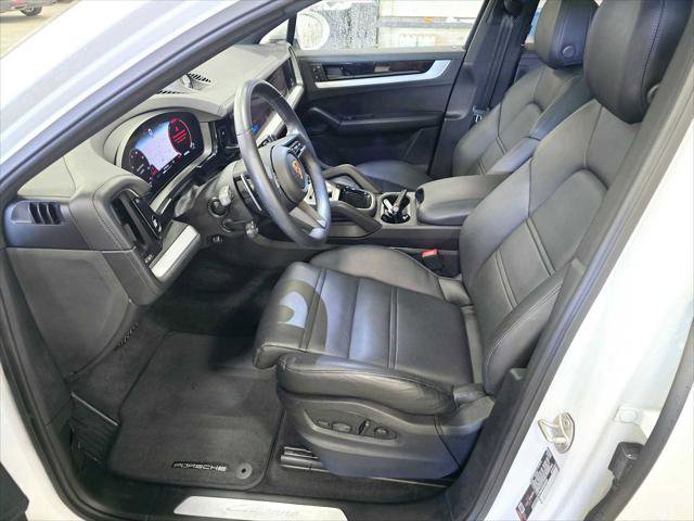 Used 2024 Porsche Cayenne Coupe image 20