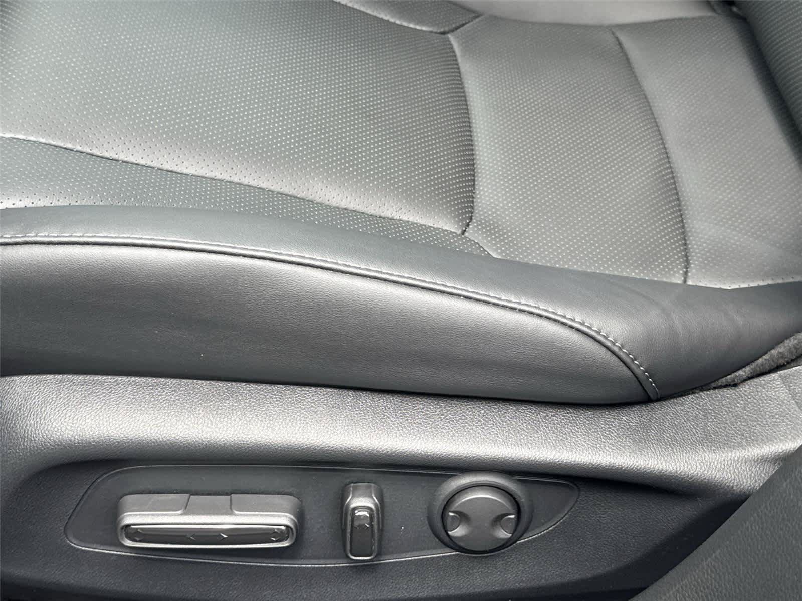 Used 2025 Honda Accord EX-L image 13