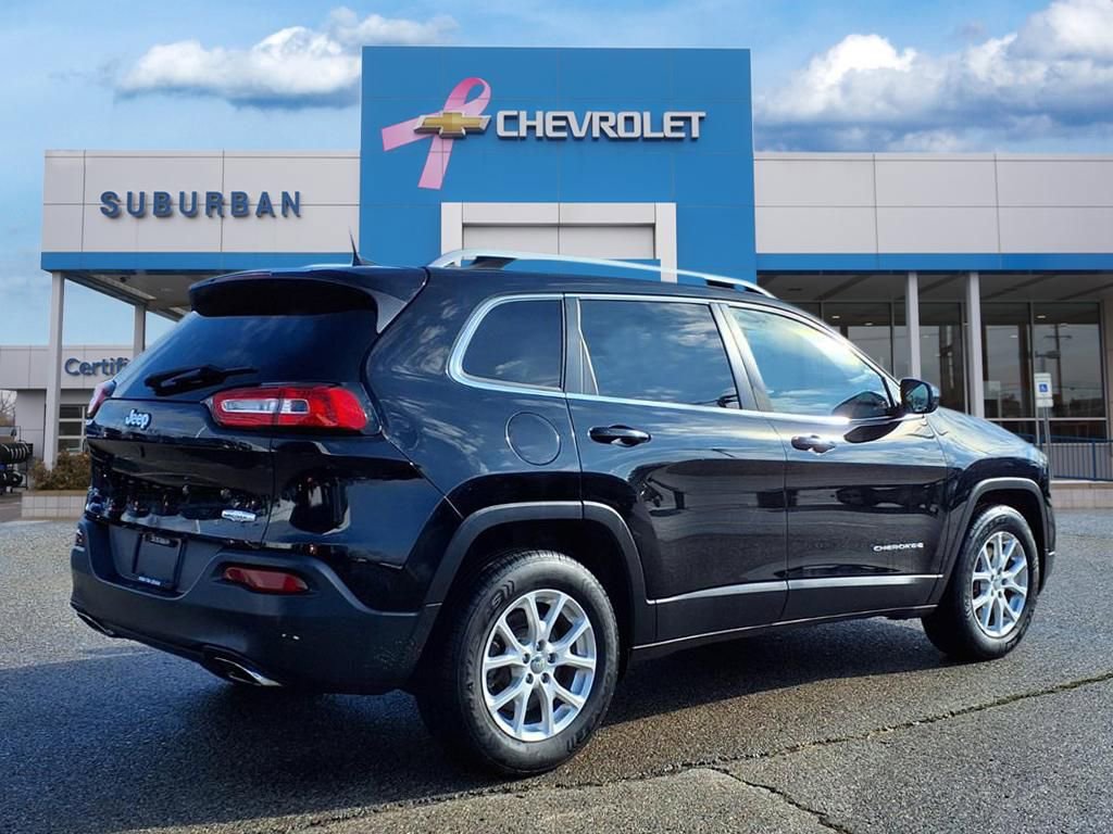 Used 2017 Jeep Cherokee Latitude w/ True North Edition image 5