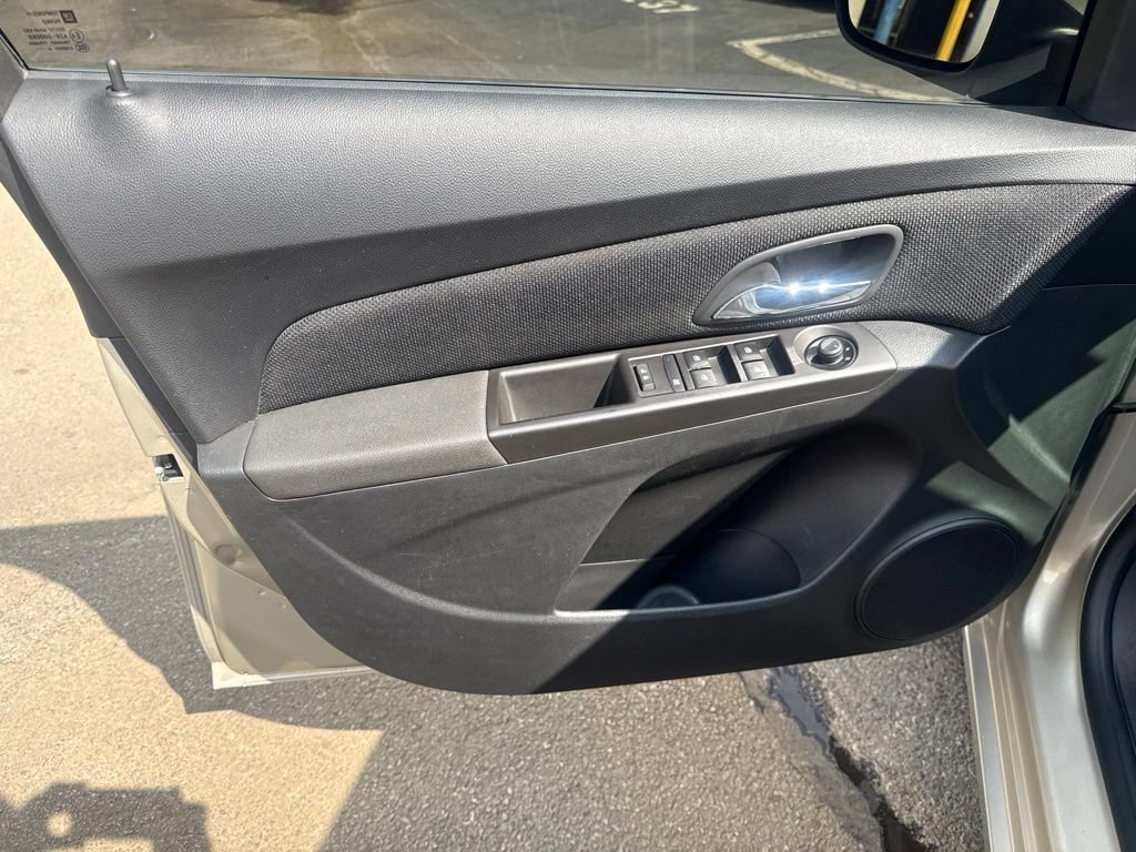 Used 2015 Chevrolet Cruze LT FWD image 23