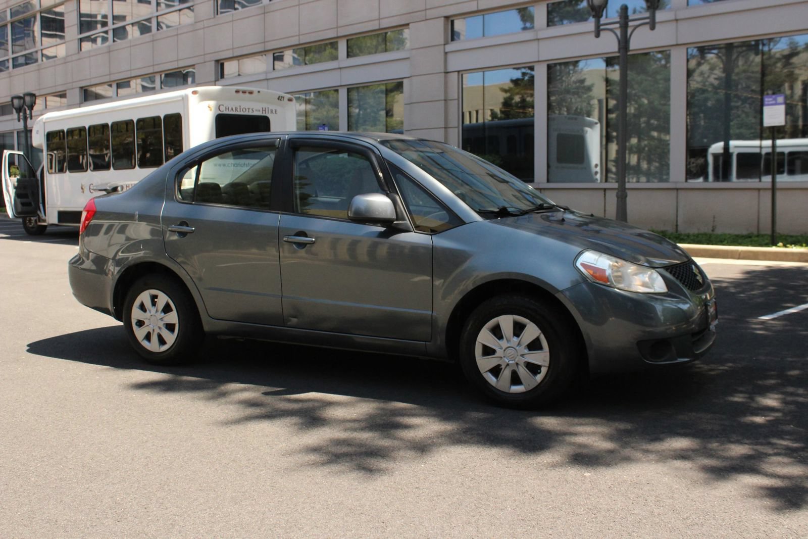 Used 2009 Suzuki SX4 Sedan FWD image 2