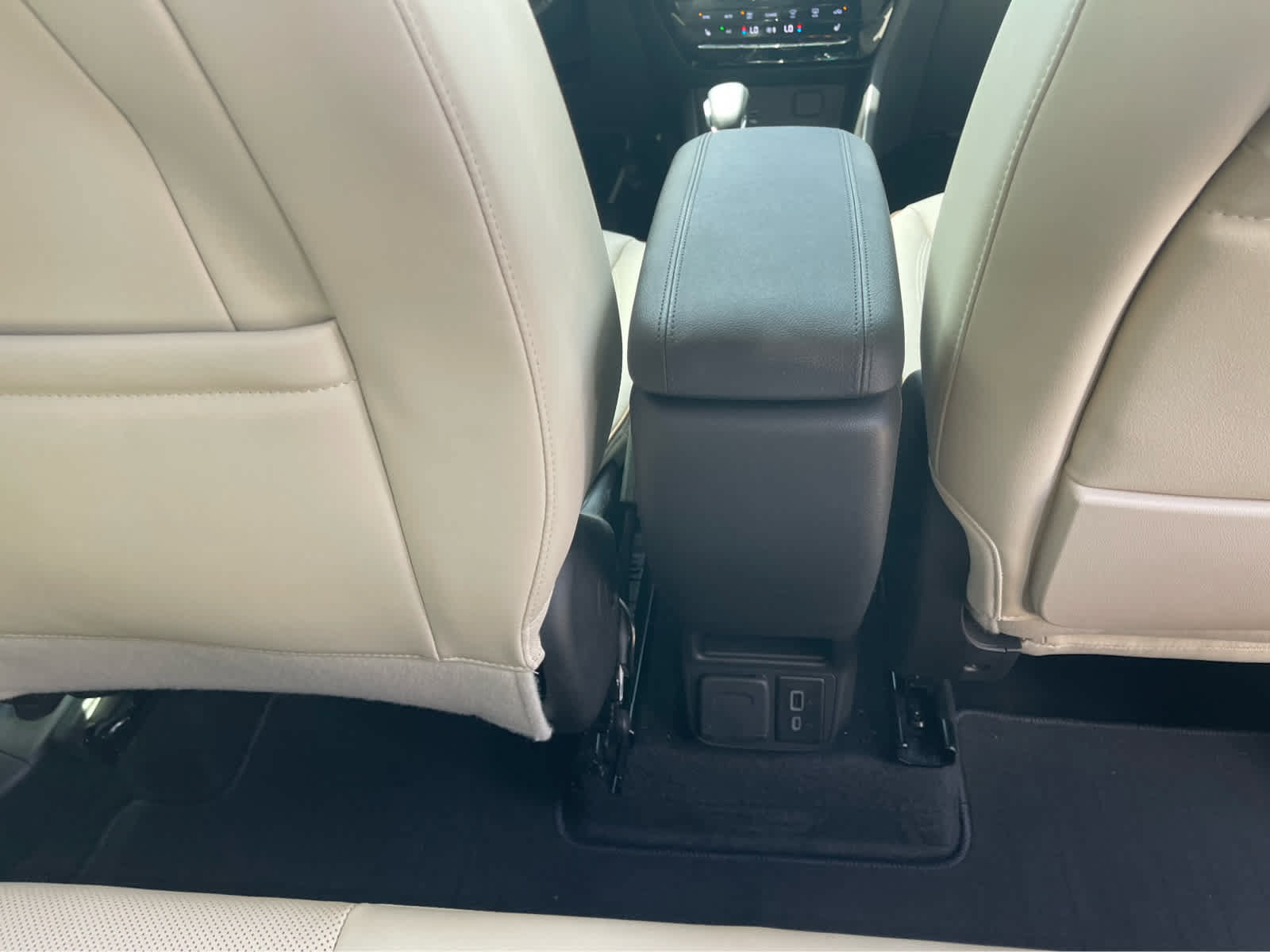 Used 2025 Buick Encore GX Avenir w/ Avenir Technology Package FWD image 24