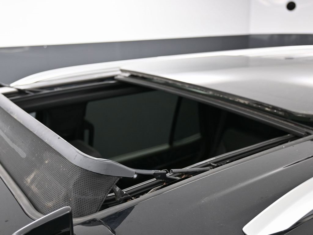 Used 2024 GMC Yukon Denali image 11