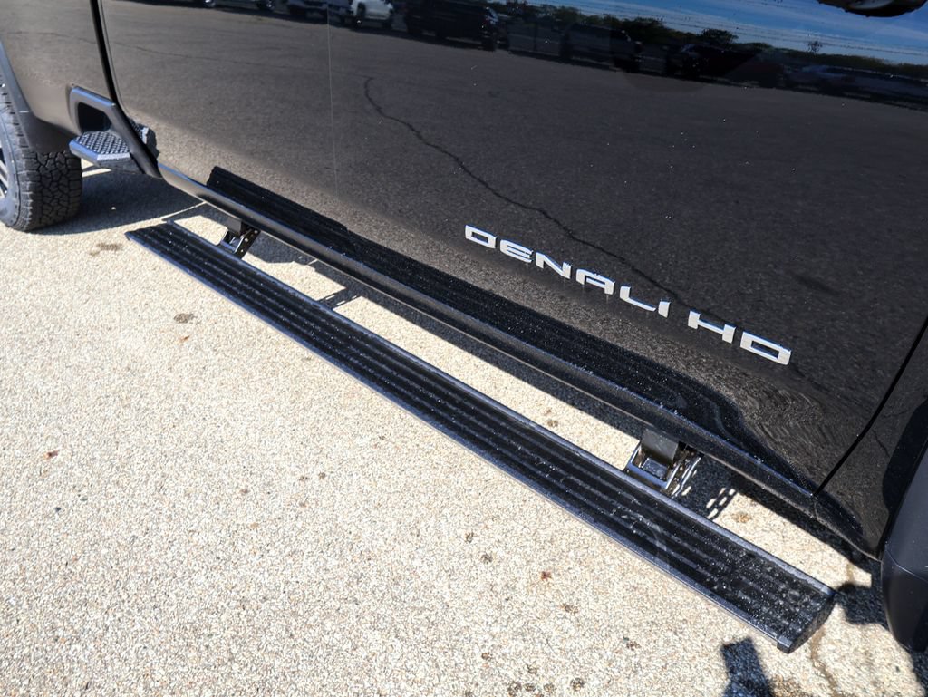 New 2026 GMC Sierra 3500 Denali Ultimate AWD/4WD image 7