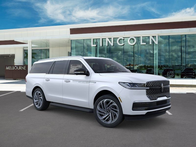 New 2026 Lincoln Navigator L Premier AWD/4WD image 7
