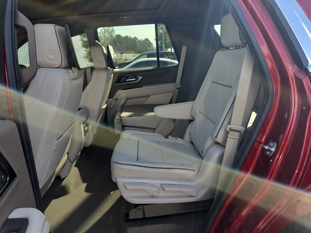 Used 2026 GMC Yukon Denali w/ Denali Reserve Package image 8