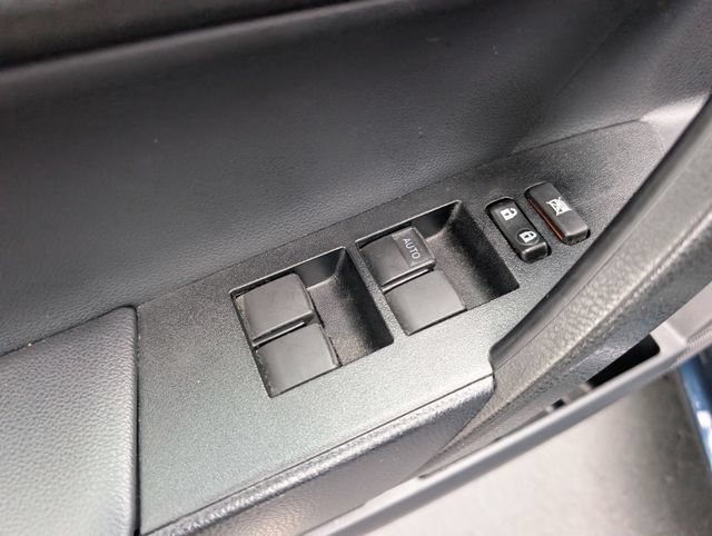 Used 2017 Toyota Corolla L FWD image 15