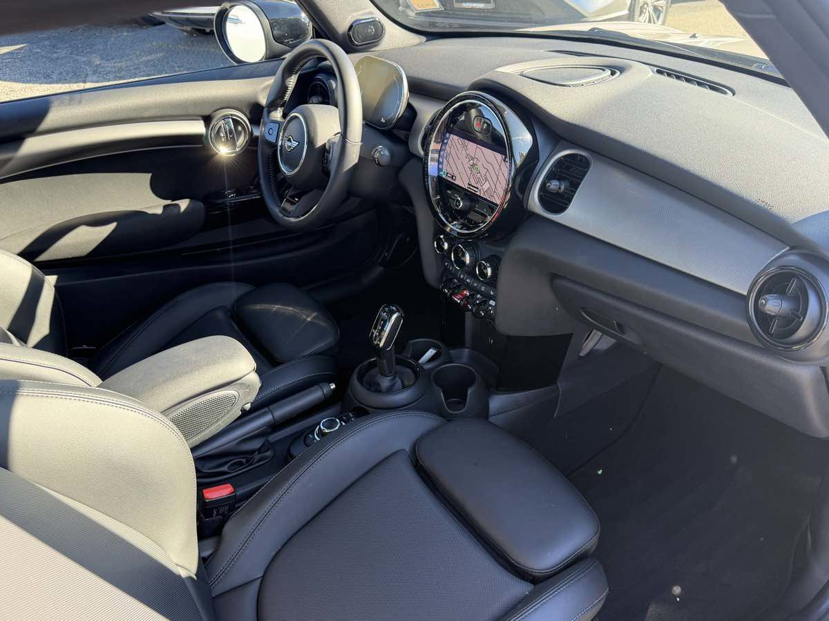 Used 2022 MINI Cooper S image 17