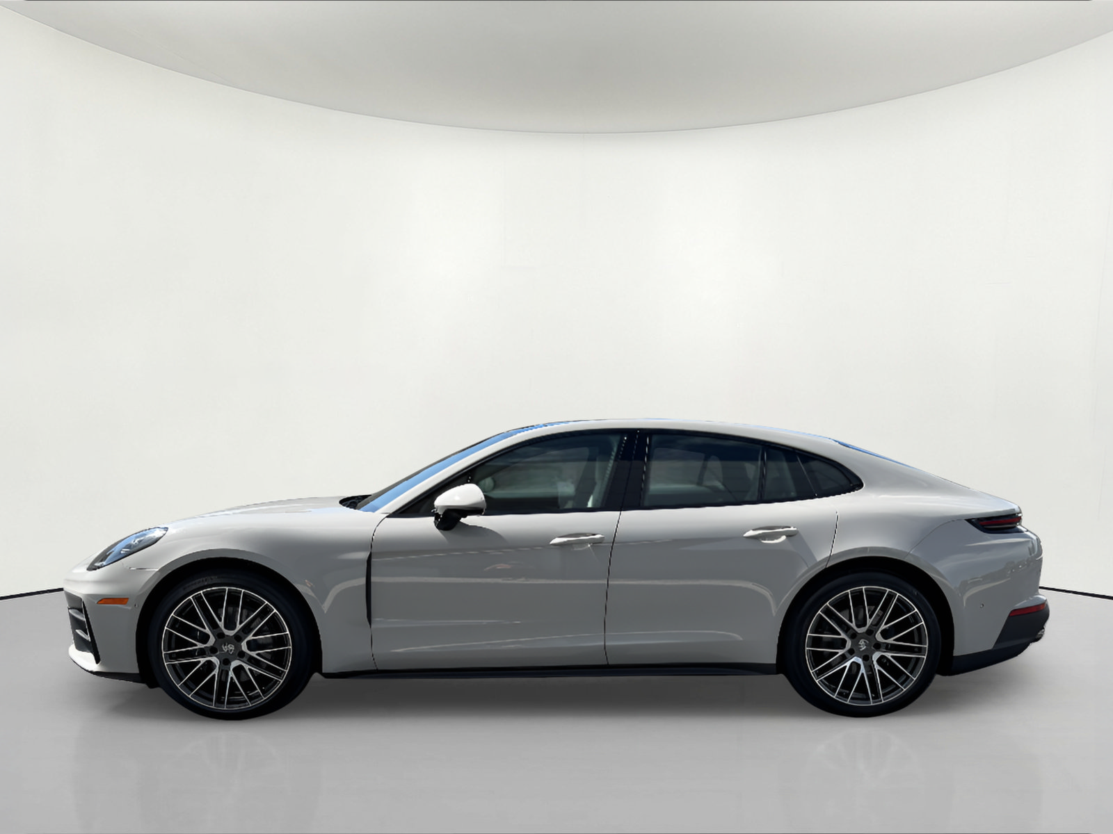 New 2026 Porsche Panamera RWD image 2