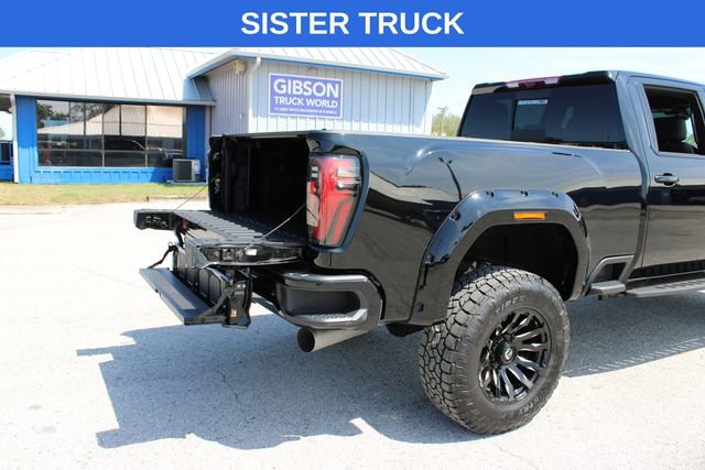 Used 2025 GMC Sierra 2500 AT4 w/ AT4 Premium Plus Package AWD/4WD image 12