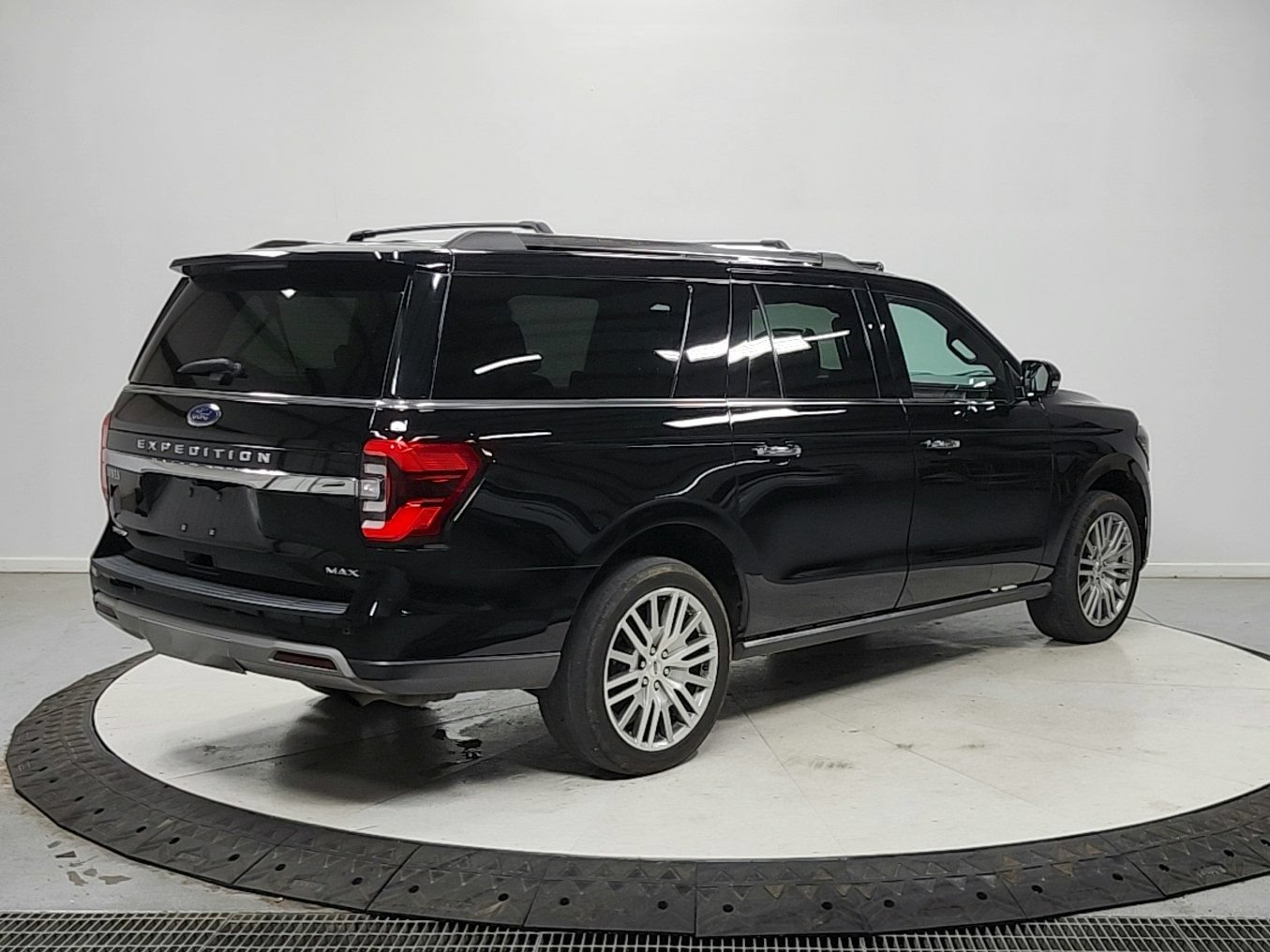 Used 2023 Ford Expedition Max Limited AWD/4WD image 7