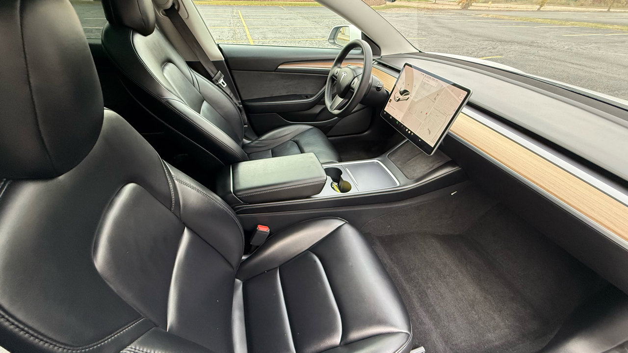 Used 2021 Tesla Model 3 Standard Range Plus image 11