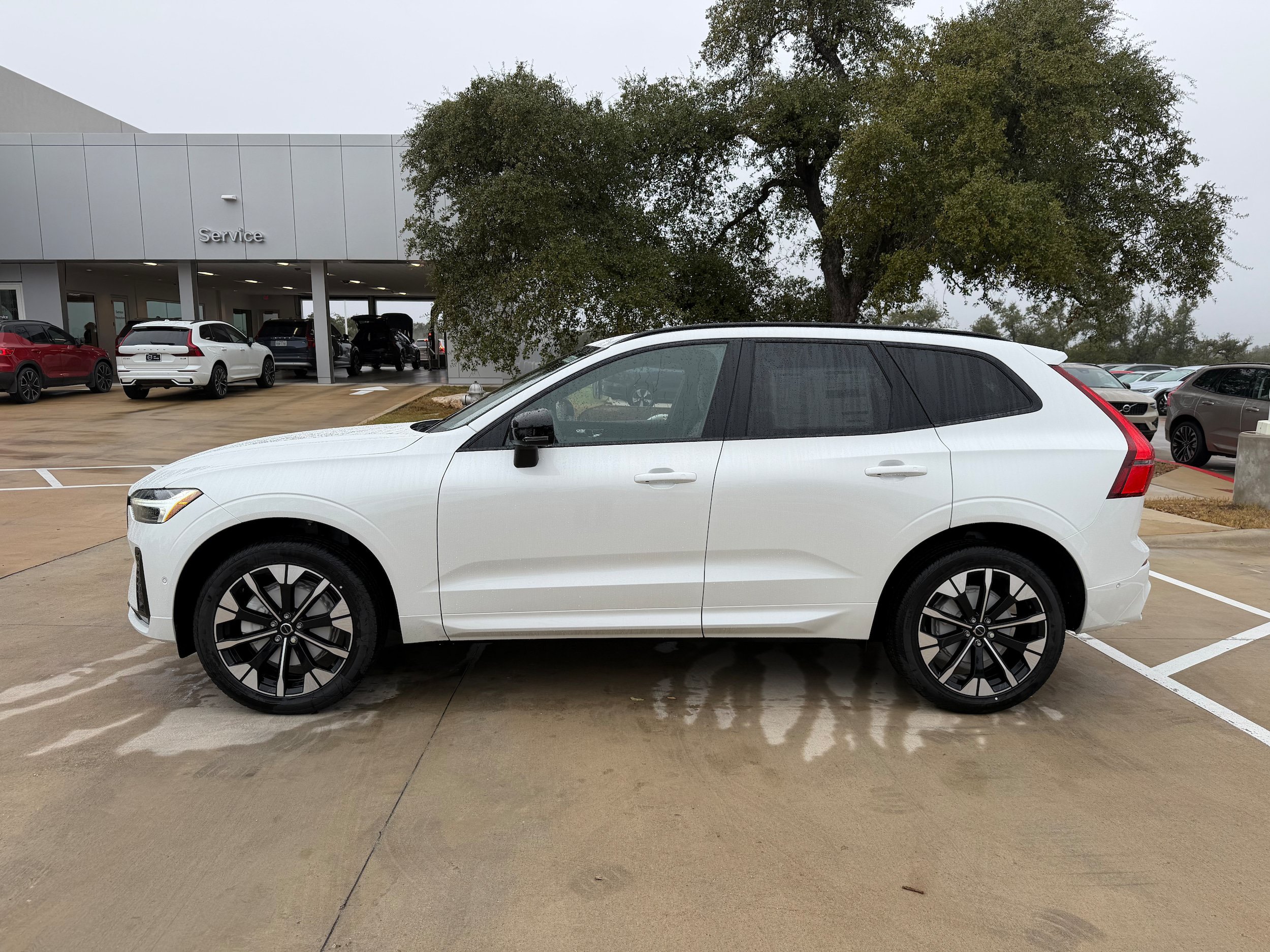 New 2026 Volvo XC60 B5 Plus w/ Protection Package Premier AWD/4WD image 3