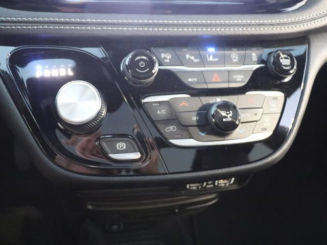 Used 2024 Chrysler Pacifica Touring-L w/ S Appearance Package FWD image 23