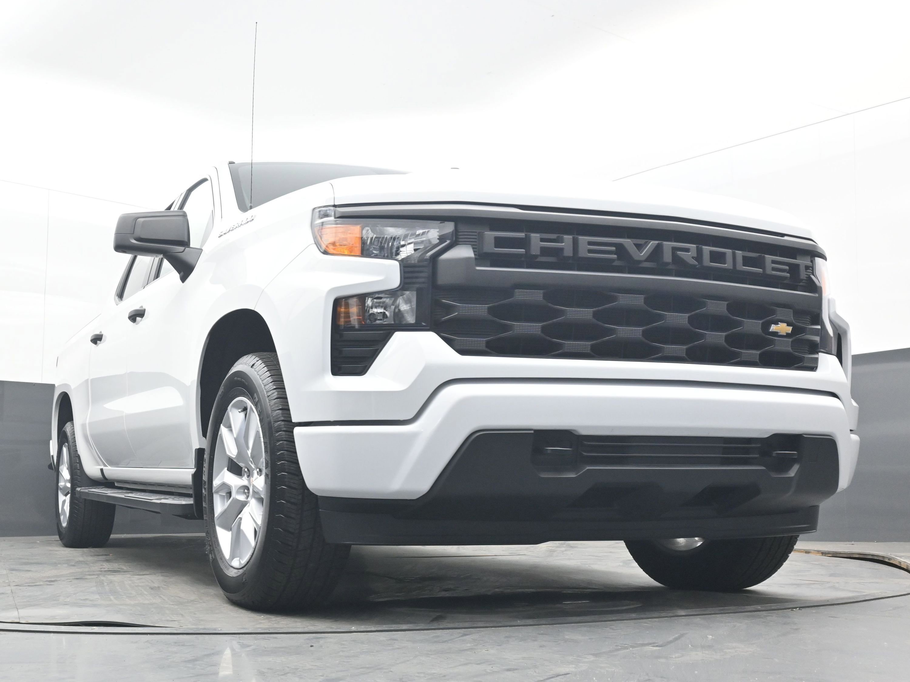 Certified 2026 Chevrolet Silverado 1500 Custom RWD image 25