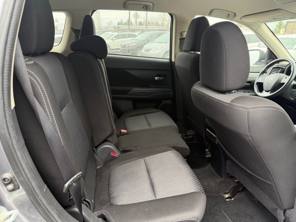 Used 2018 Mitsubishi Outlander SE AWD/4WD image 22