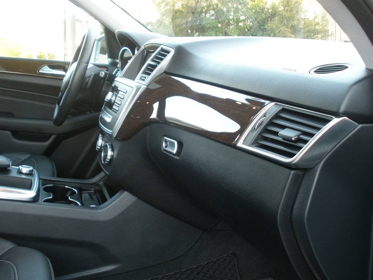 Used 2015 Mercedes-Benz ML 350 4MATIC image 31