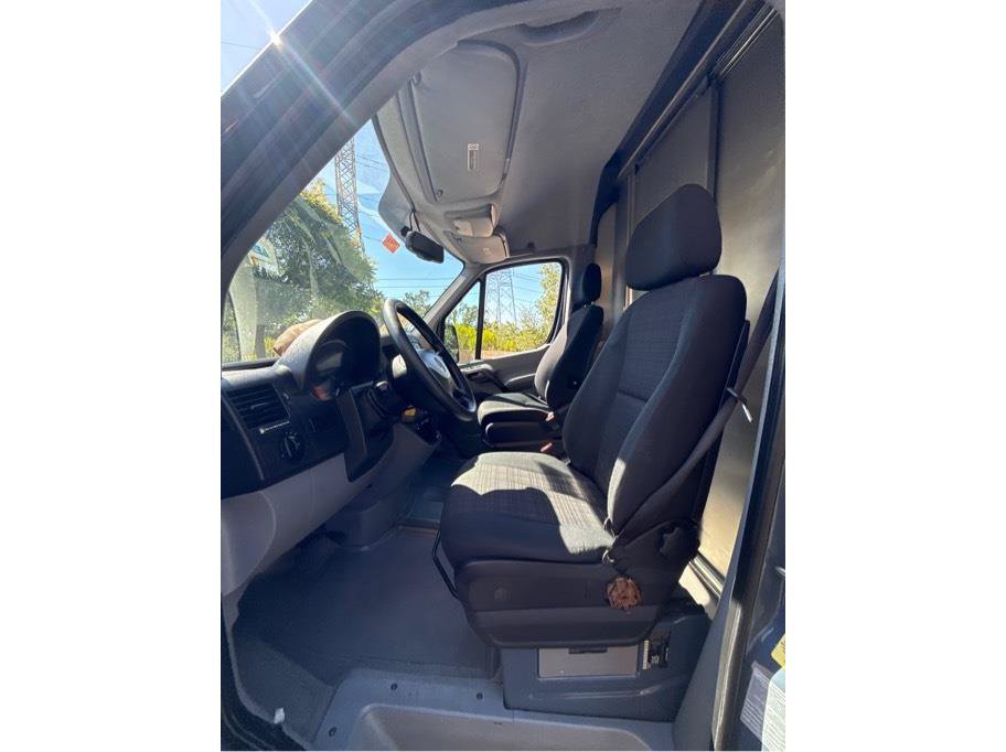 Used 2018 Mercedes-Benz Sprinter 2500 image 10