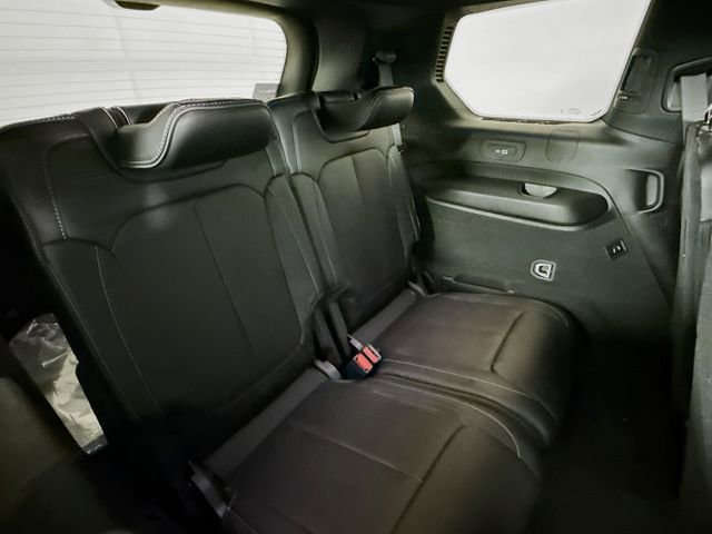 New 2025 Jeep Grand Cherokee L Overland w/ Luxury Tech Group IV image 27