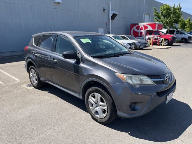 Used 2015 Toyota RAV4 LE FWD image 1