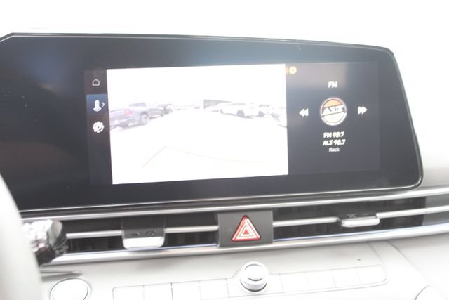 Used 2024 Hyundai Elantra Blue FWD image 25