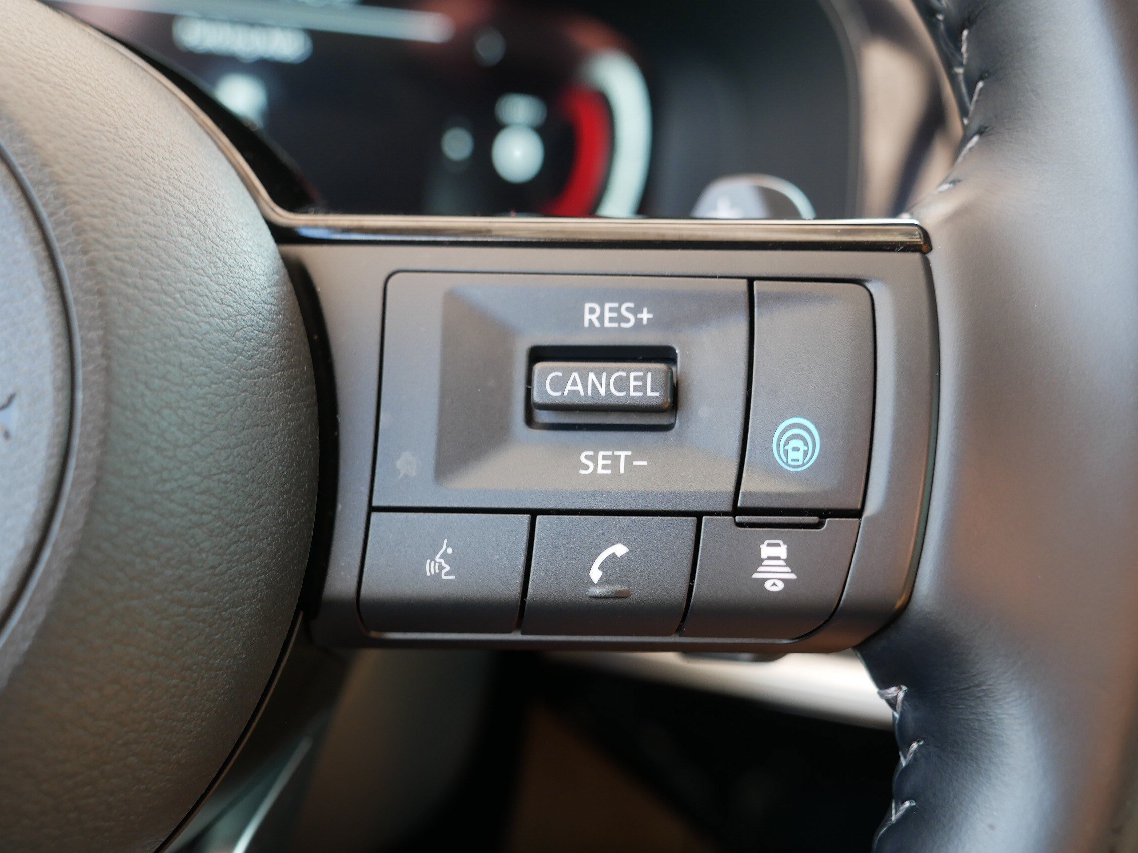 Certified 2025 Nissan Pathfinder Platinum AWD/4WD image 29