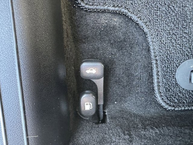 New 2025 Kia K4 LX image 17