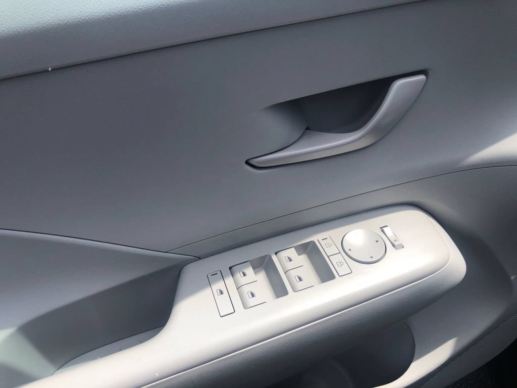 Used 2024 Hyundai Kona SEL FWD image 26