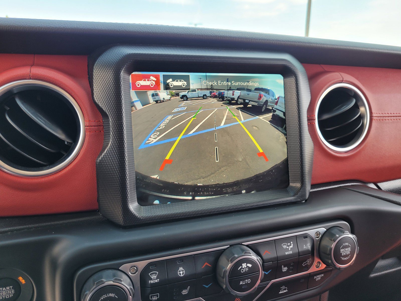 Used 2023 Jeep Wrangler Unlimited Rubicon 4xe AWD/4WD image 17