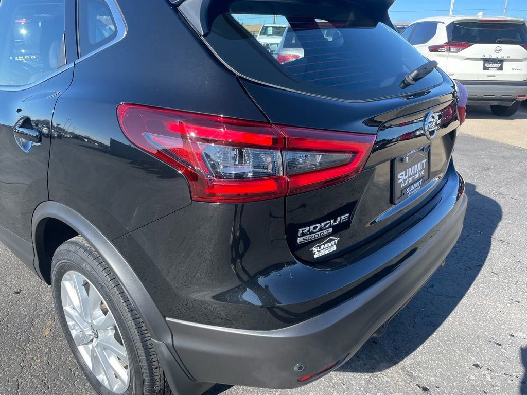 Used 2022 Nissan Rogue Sport S image 36