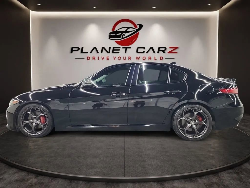 Used 2019 Alfa Romeo Giulia Ti Sport w/ Quick Order Package 22U Sport RWD image 2