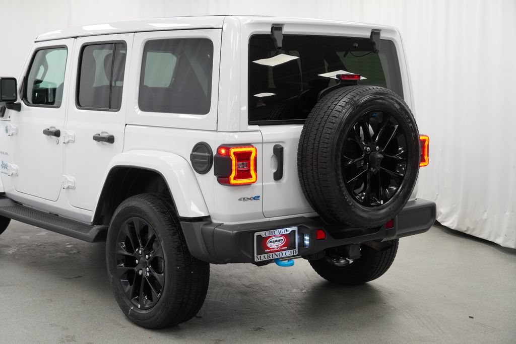 Used 2023 Jeep Wrangler Unlimited Sahara w/ Cold Weather Group AWD/4WD image 13