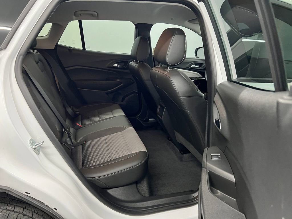 Used 2024 Chevrolet Trax LT w/ LT Convenience Package image 24