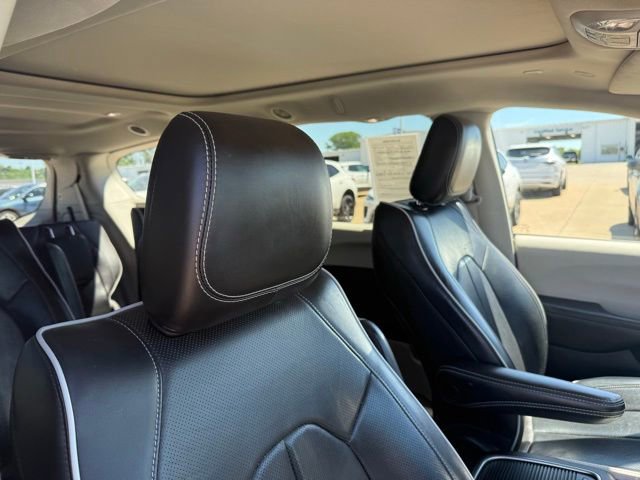 Used 2023 Chrysler Pacifica Limited FWD image 52