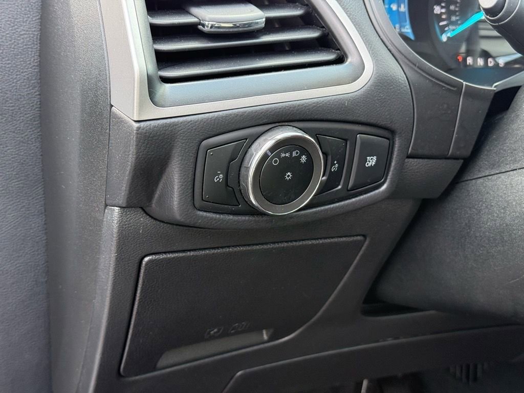 Used 2024 Ford Edge SEL image 17