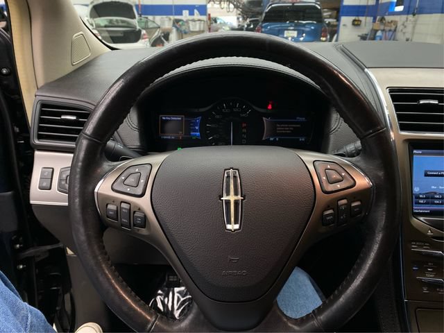 Used 2014 Lincoln MKX AWD w/ Equipment Group 101A image 21