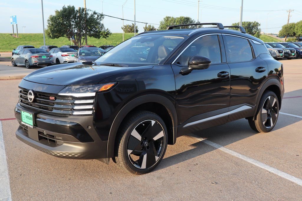 New 2025 Nissan Kicks SR image 3