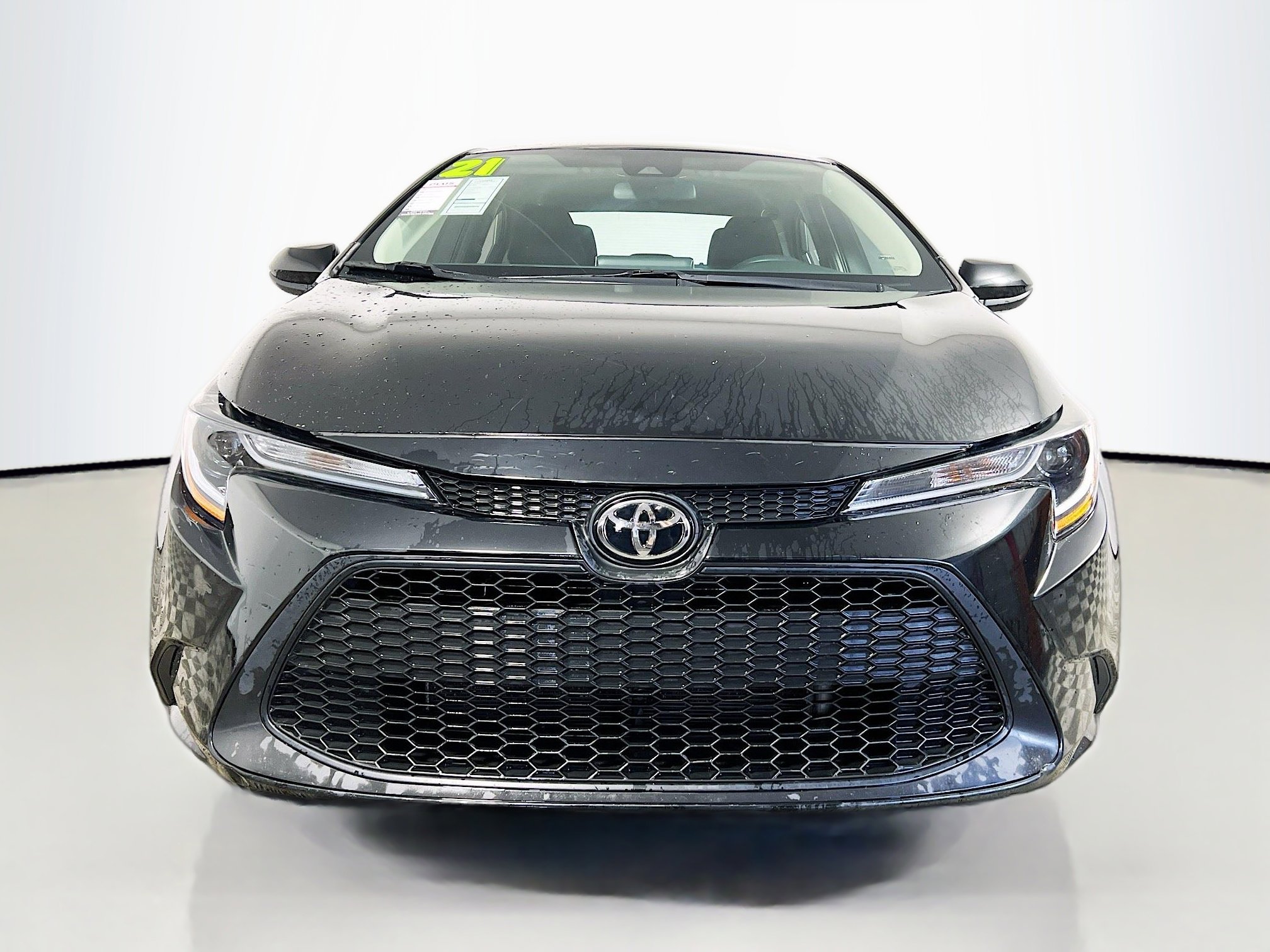 Used 2021 Toyota Corolla LE image 11